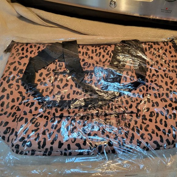 MyTagAlongs On the Move Bag/Tote in Leopard Print - Picture 2 of 6